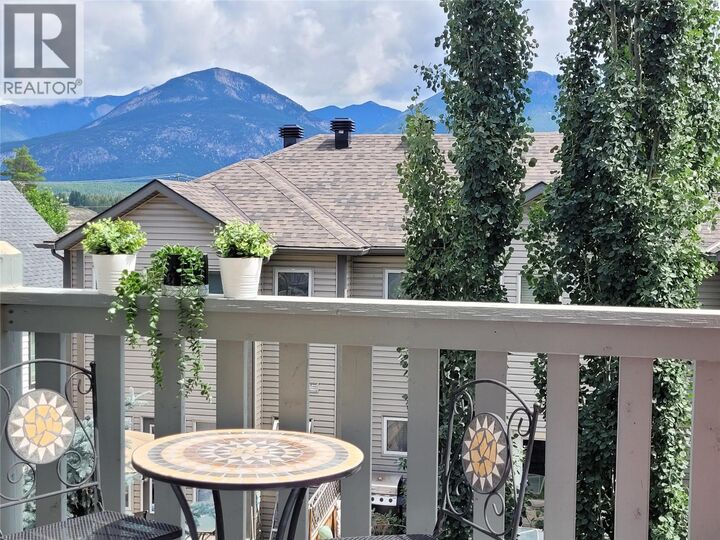 Property Photo: 619 10th Avenue BC V0A 1K0