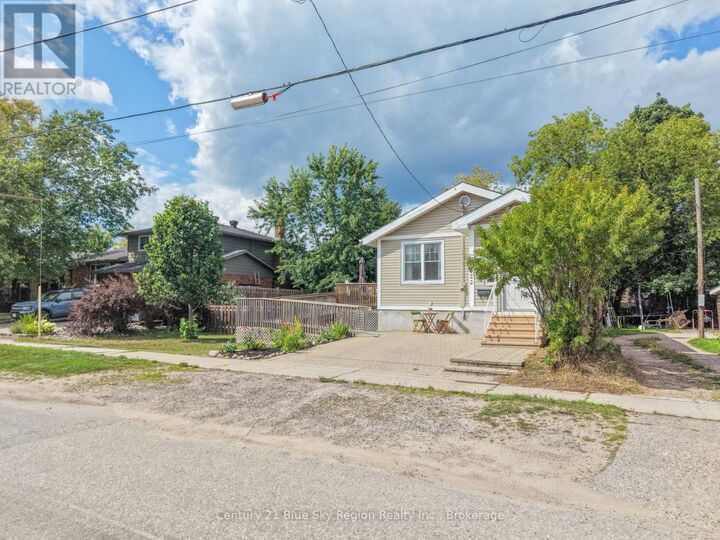 Property Photo: 622 Reynolds Street ON P1B 5C2