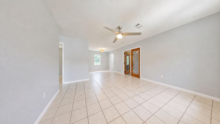 Property Photo: 4679 Oakland Drive FL 32526