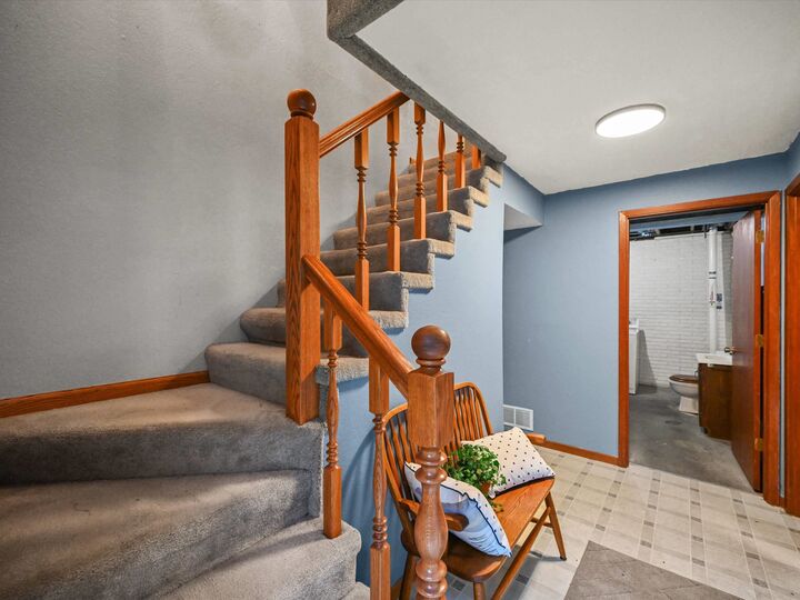 Property Photo:  2920 Wildwood Drive  IA 52001 