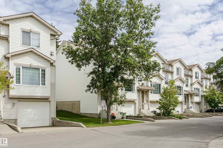Property Photo: 9630 176 Street NW 42 AB T5T 6E1