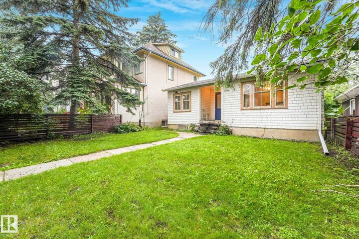 Property Photo:  9824 91 Avenue NW  AB T6E 2T6 