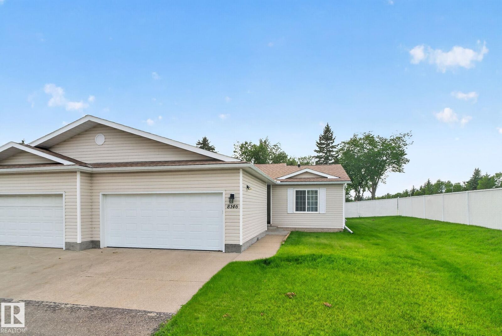 Property Photo: 8146 27 Avenue NW AB T6K 4C9