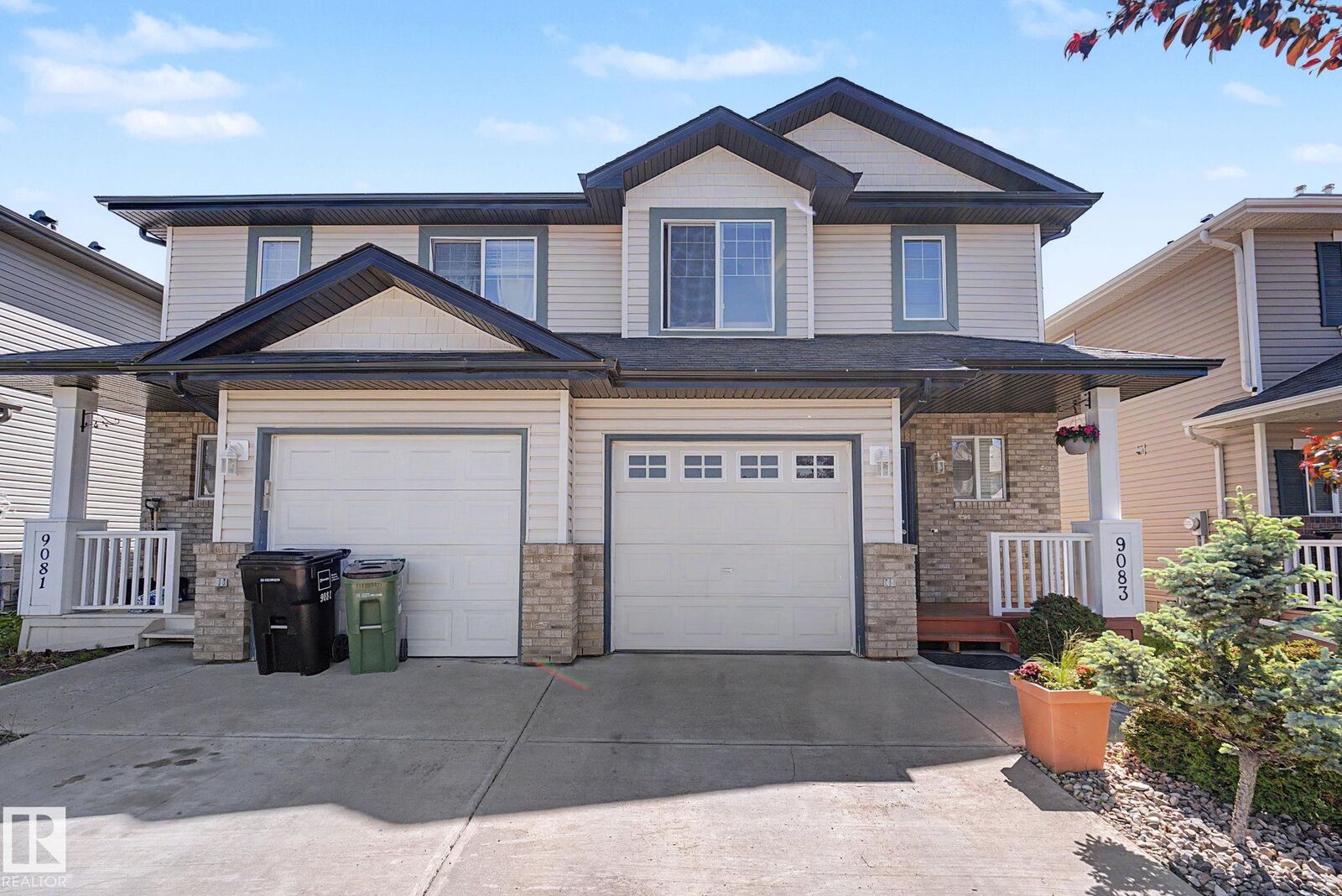 Property Photo: 9083 Scott Crescent NW AB T6R 0E7