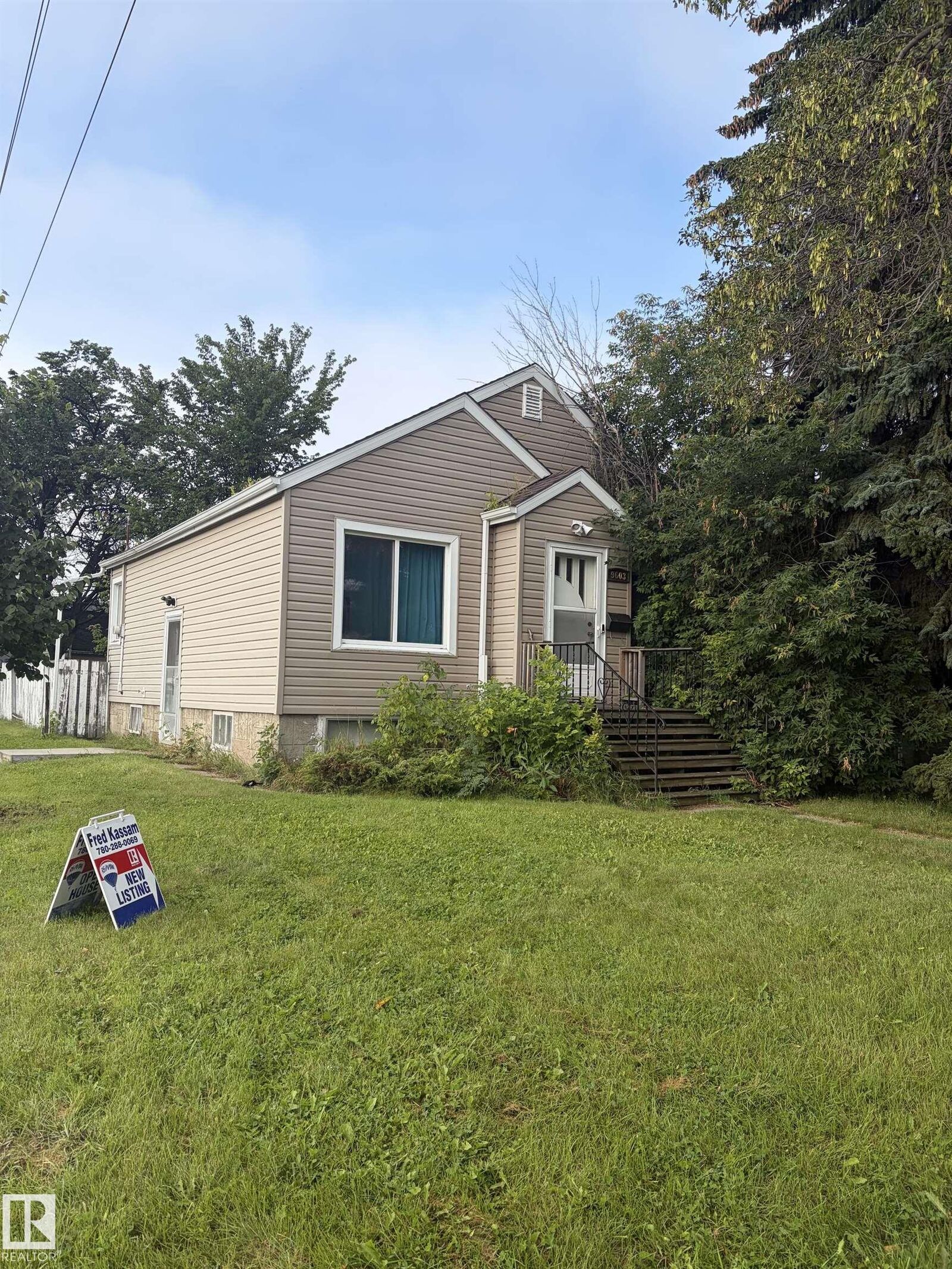 Property Photo:  9603 83 Avenue NW  AB T6C 1C1 