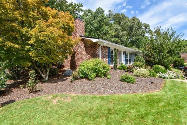 Property Photo: 1119 Moorestown Circle GA 30033