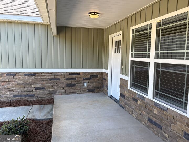 Property Photo:  221 Buckingham Parc Circle  GA 31027 