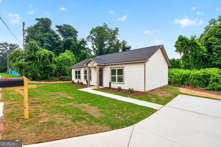 Property Photo:  117 Ware  GA 30230 