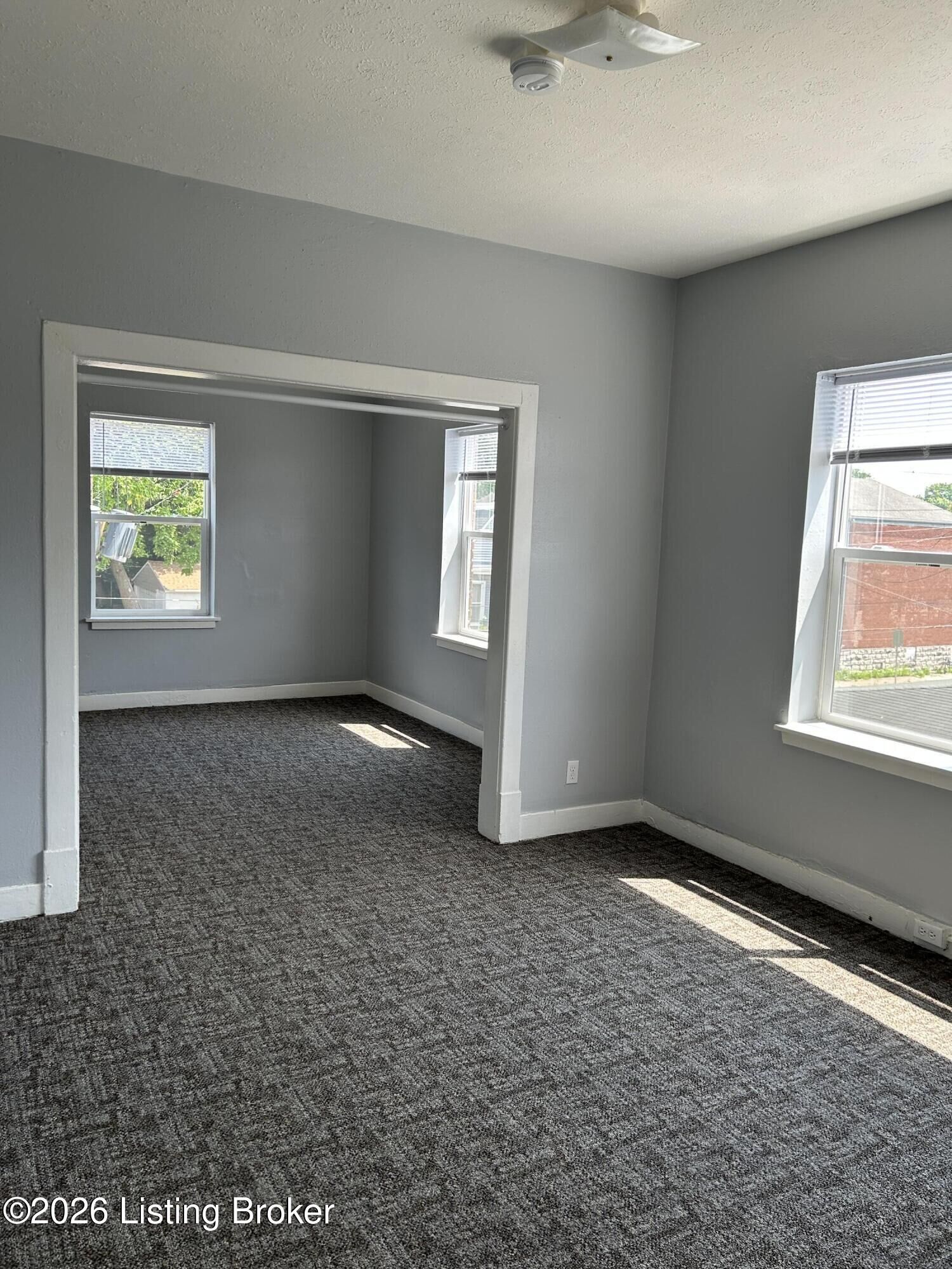 Property Photo: 956 S Floyd St 4 KY 40203