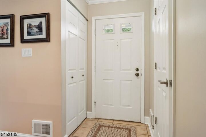 Property Photo:  324 Gettysburg Way  NJ 07035 