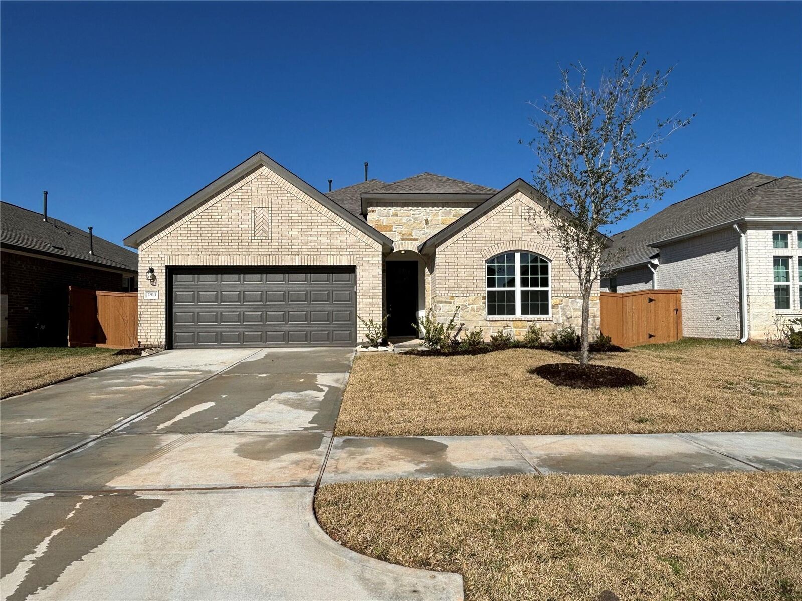 Property Photo: 2913 Cliff Ridge Lane TX 77493
