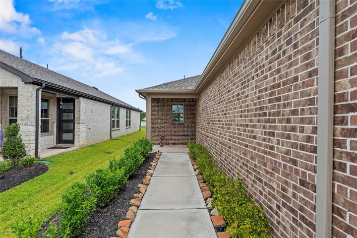 Property Photo:  7831 Rolling Stone Drive  TX 77441 