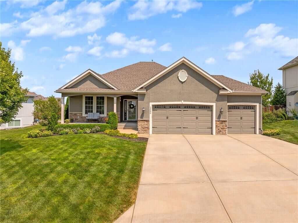 Property Photo:  13286 Davis Avenue  KS 66012 