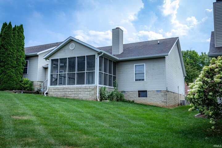 Property Photo:  2419 N Stonelake Circle  IN 47404 