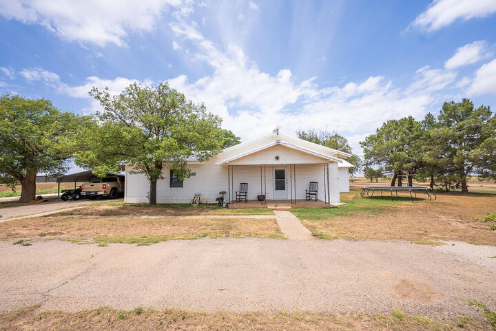 Property Photo:  8503 E County Rd 5500  TX 79329 
