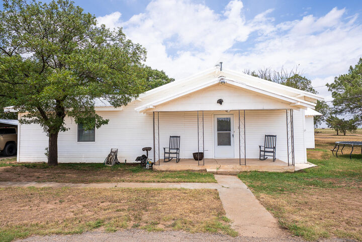 Property Photo: 8503 E County Rd 5500 TX 79329
