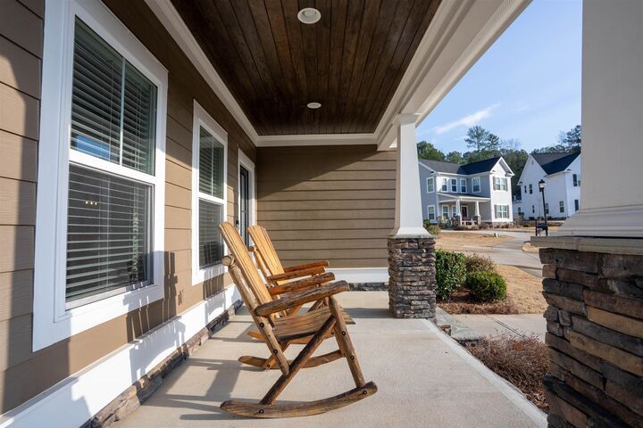 Property Photo: 1231 Carriage Ridge Drive GA 30642