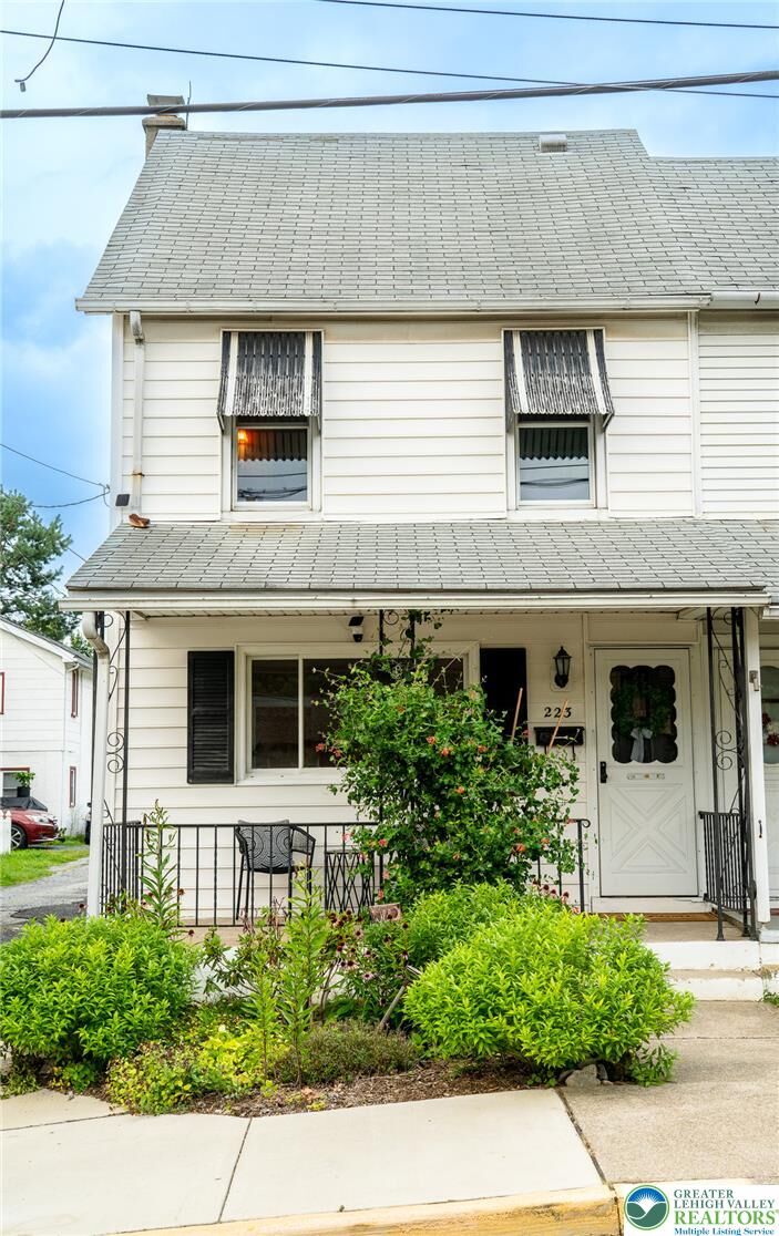 Property Photo:  223 S Second Street  PA 18049 