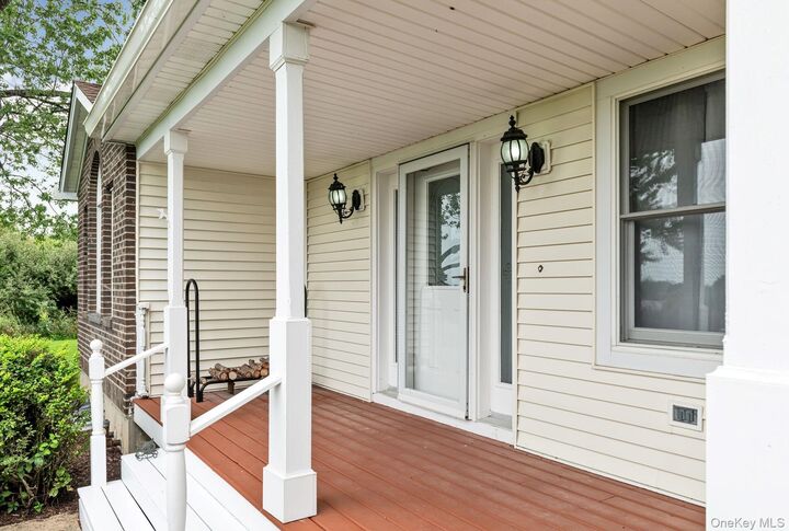 Property Photo:  19 Cedar Hill Drive  NY 10990 