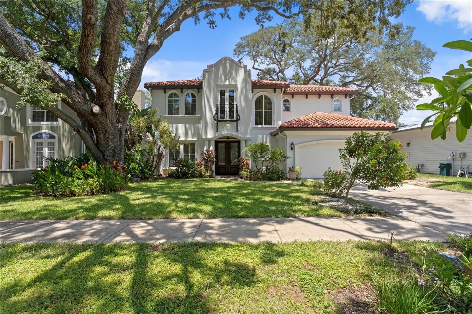 Property Photo:  3911 W Dale Avenue  FL 33609 