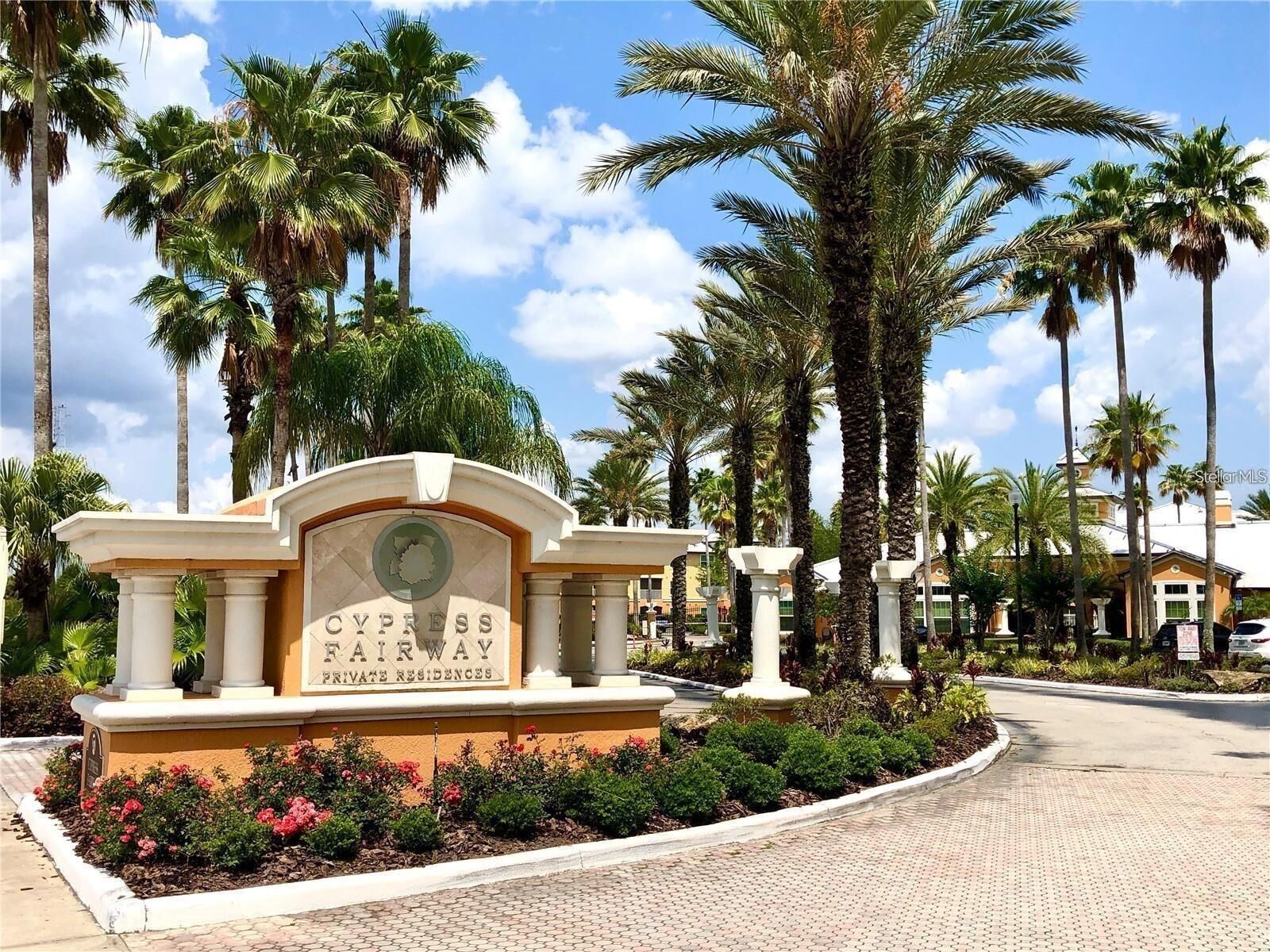Property Photo:  5483 Vineland Road 10304  FL 32811 
