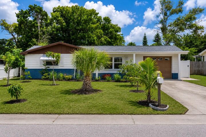 Property Photo: 3302 Rock Royal Drive FL 34691