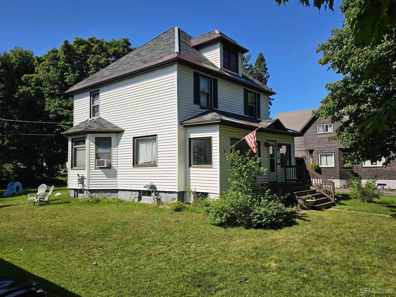 Property Photo:  529 Pewabic Street  MI 49913 