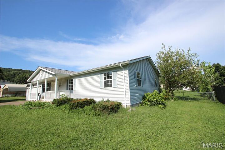 Property Photo: 208 N Valle Street MO 63663
