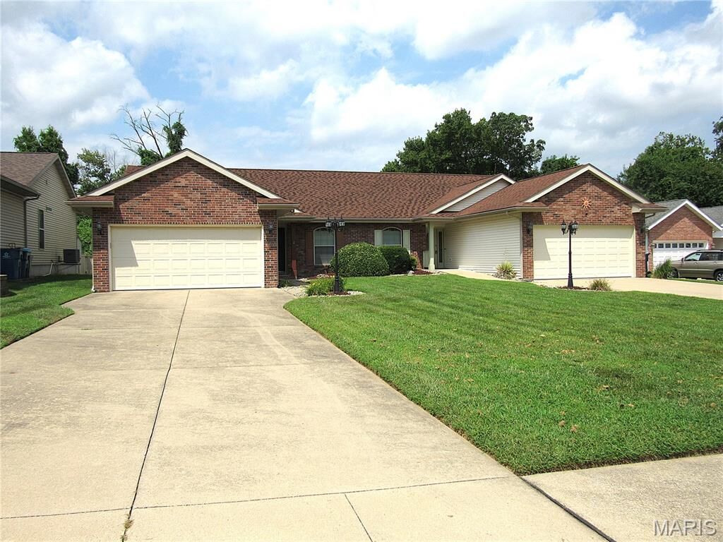 Property Photo:  3208 Leverett Court  IL 62002 