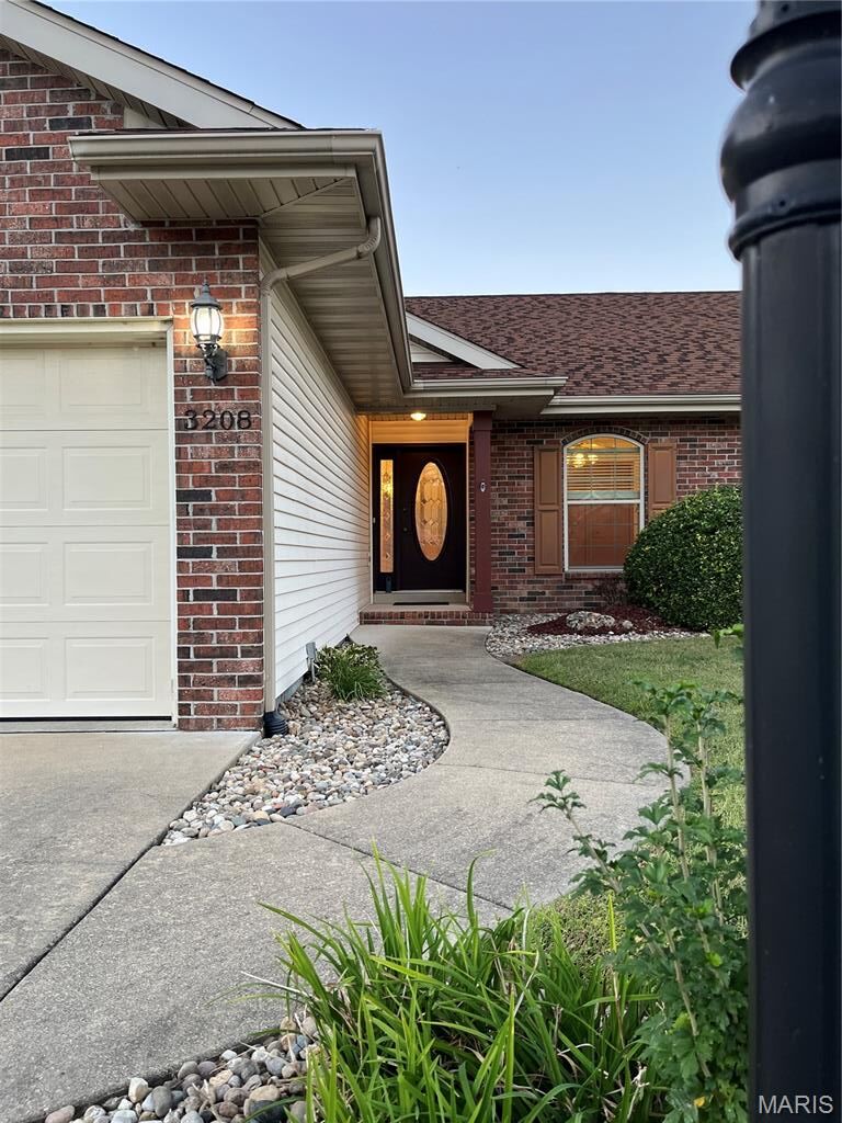 Property Photo:  3208 Leverett Court  IL 62002 