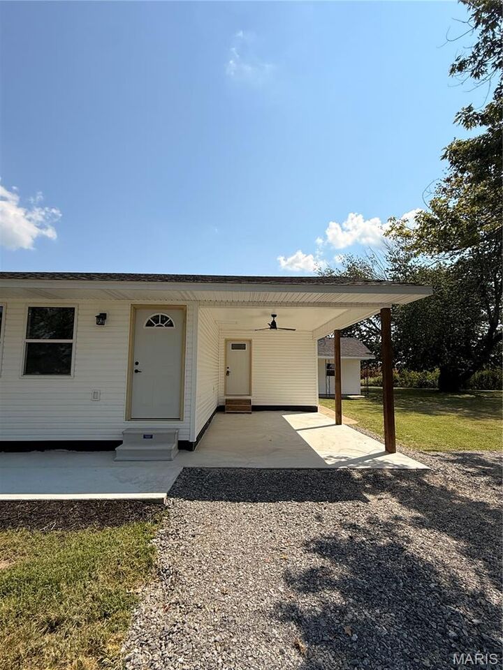 Property Photo:  39594 County Road 227A  MO 63933 