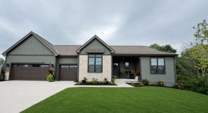 Property Photo:  W194n15787 East Gate Ct  WI 53037 