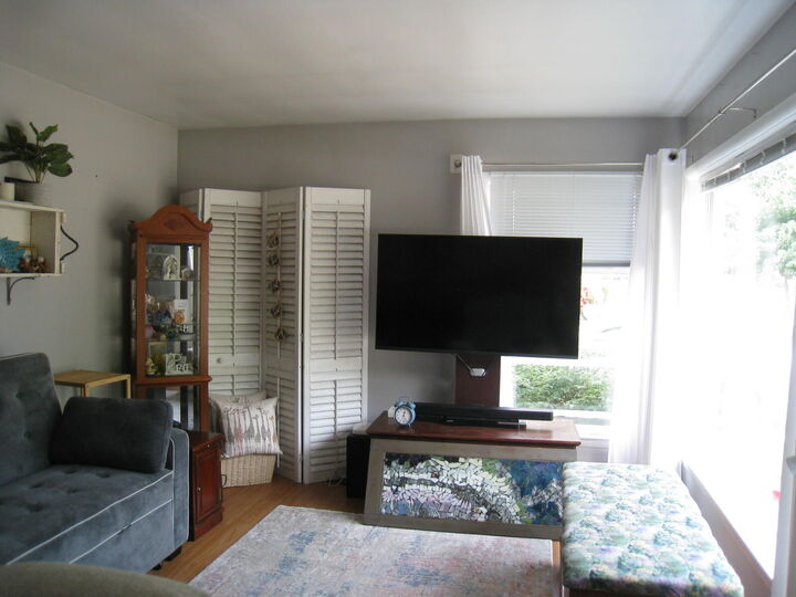 Property Photo: 1049 W Summit Avenue MI 49441