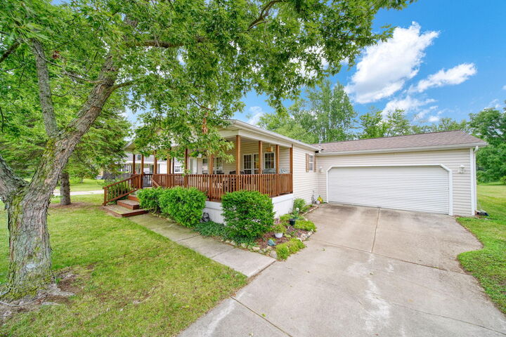 Property Photo:  12551 Sheffield Drive  MI 49282 
