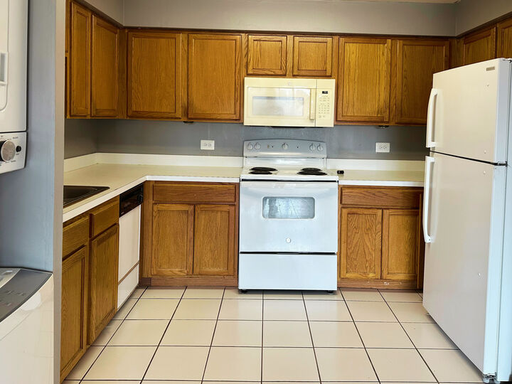 Property Photo:  10524 S Pulaski Road 3se  IL 60453 