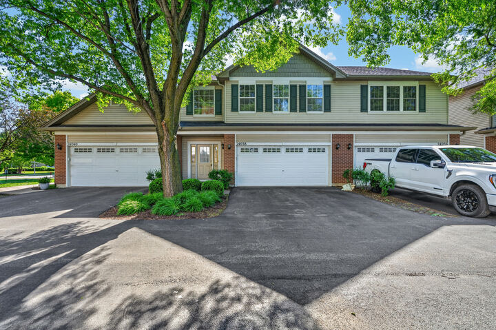 Property Photo:  24038 W Walnut Circle 24038  IL 60585 