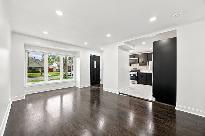 Property Photo: 117 Morris Avenue IL 60104