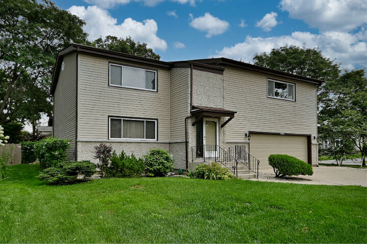 Property Photo:  8039 Geneva Street  IL 60517 