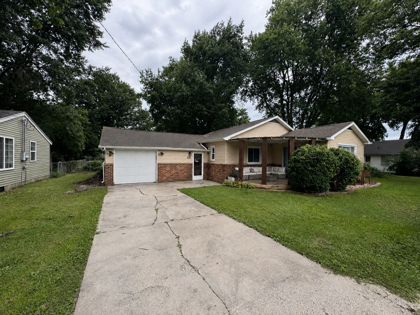 Property Photo:  227 Mary Court  IL 61756 