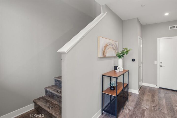 Property Photo: 1423 W Cara CA 92805