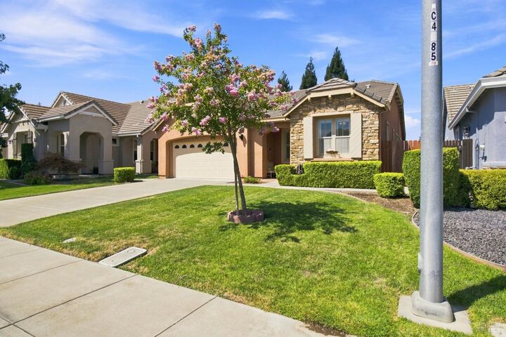 Property Photo:  1067 Red Mulberry Court  CA 95687 