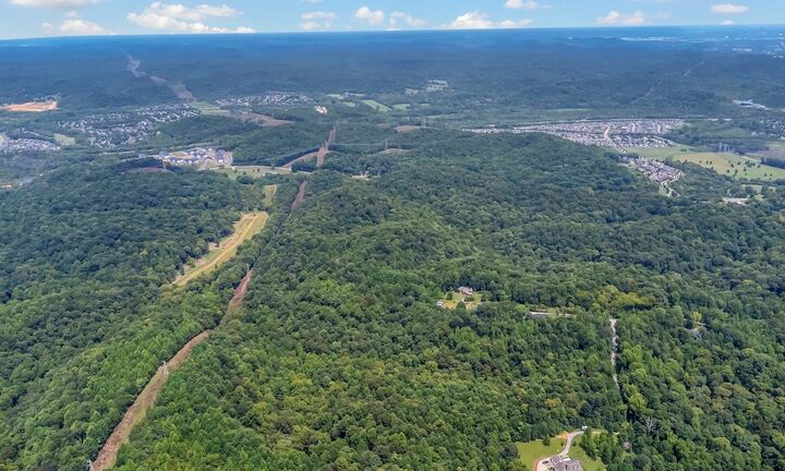 Property Photo:  8696 Poplar Creek Rd  TN 37221 
