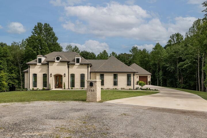 Property Photo:  755 Cotton Ln  TN 38468 