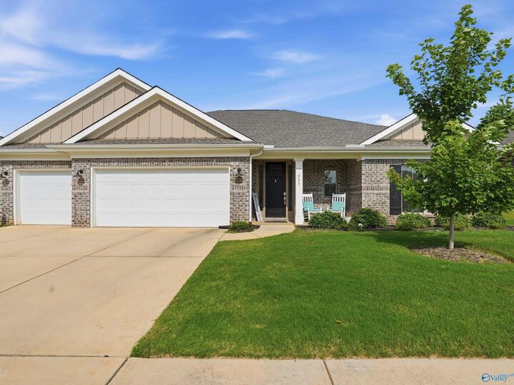 Property Photo:  225 Hannaway Circle  AL 35757 