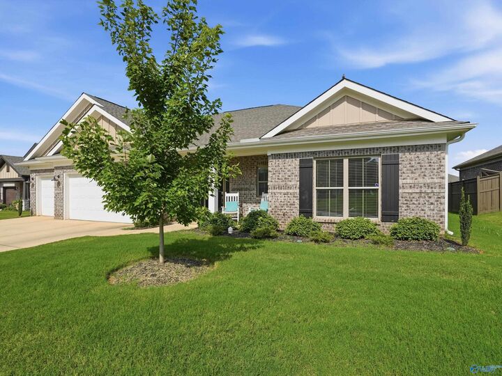 Property Photo: 225 Hannaway Circle AL 35757