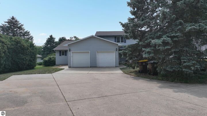Property Photo: 906 S Crapo MI 48858