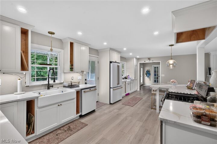 Property Photo: 38385 Aurora Road OH 44139
