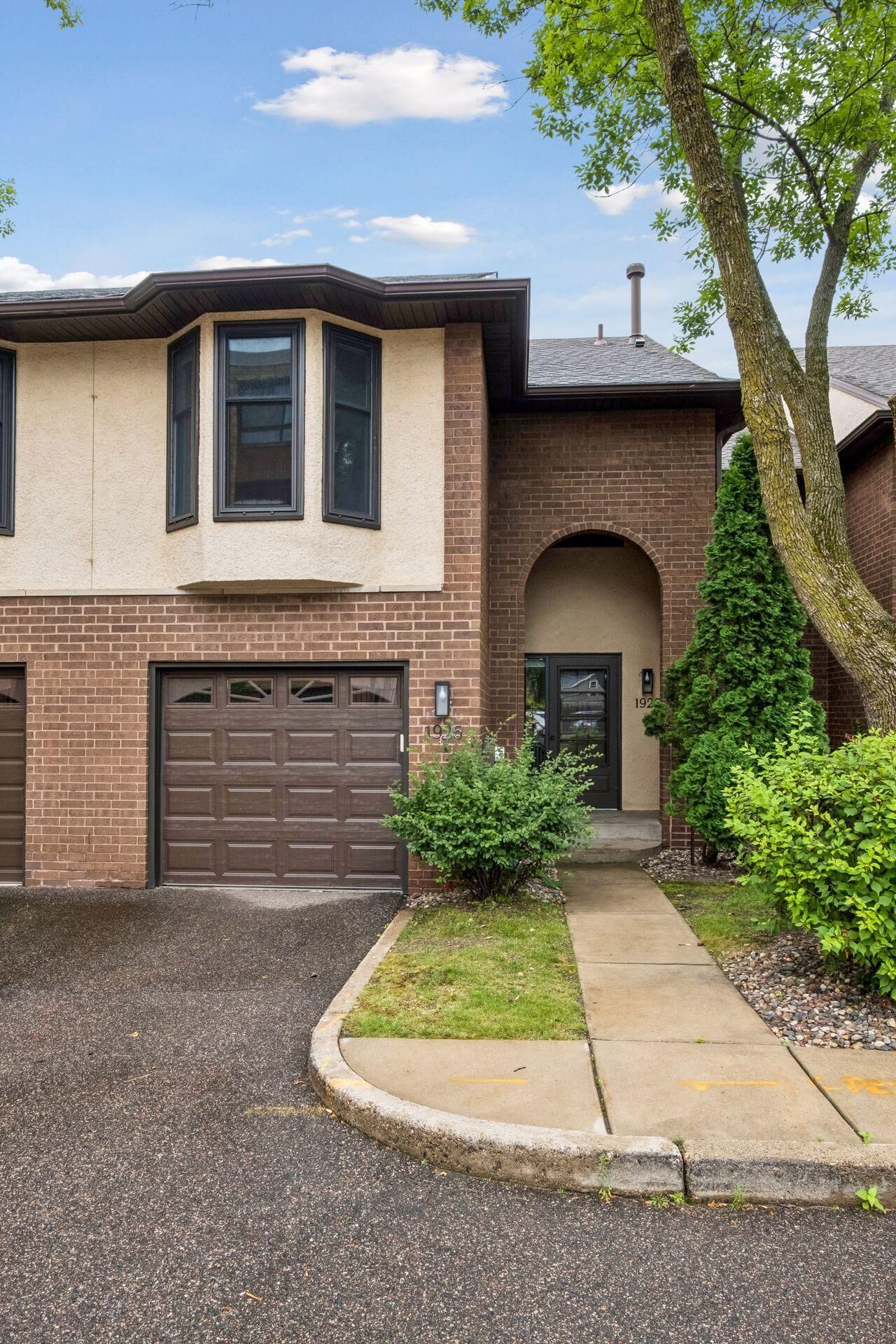 Property Photo:  1926 Dupont Avenue S  MN 55403 