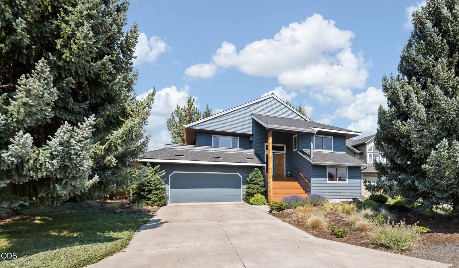 Property Photo: 20780 Mira Circle OR 97703