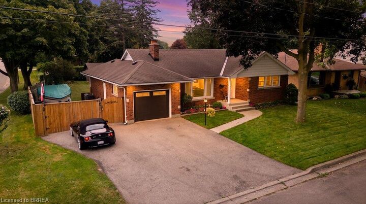 37 Burke Avenue — photo 1